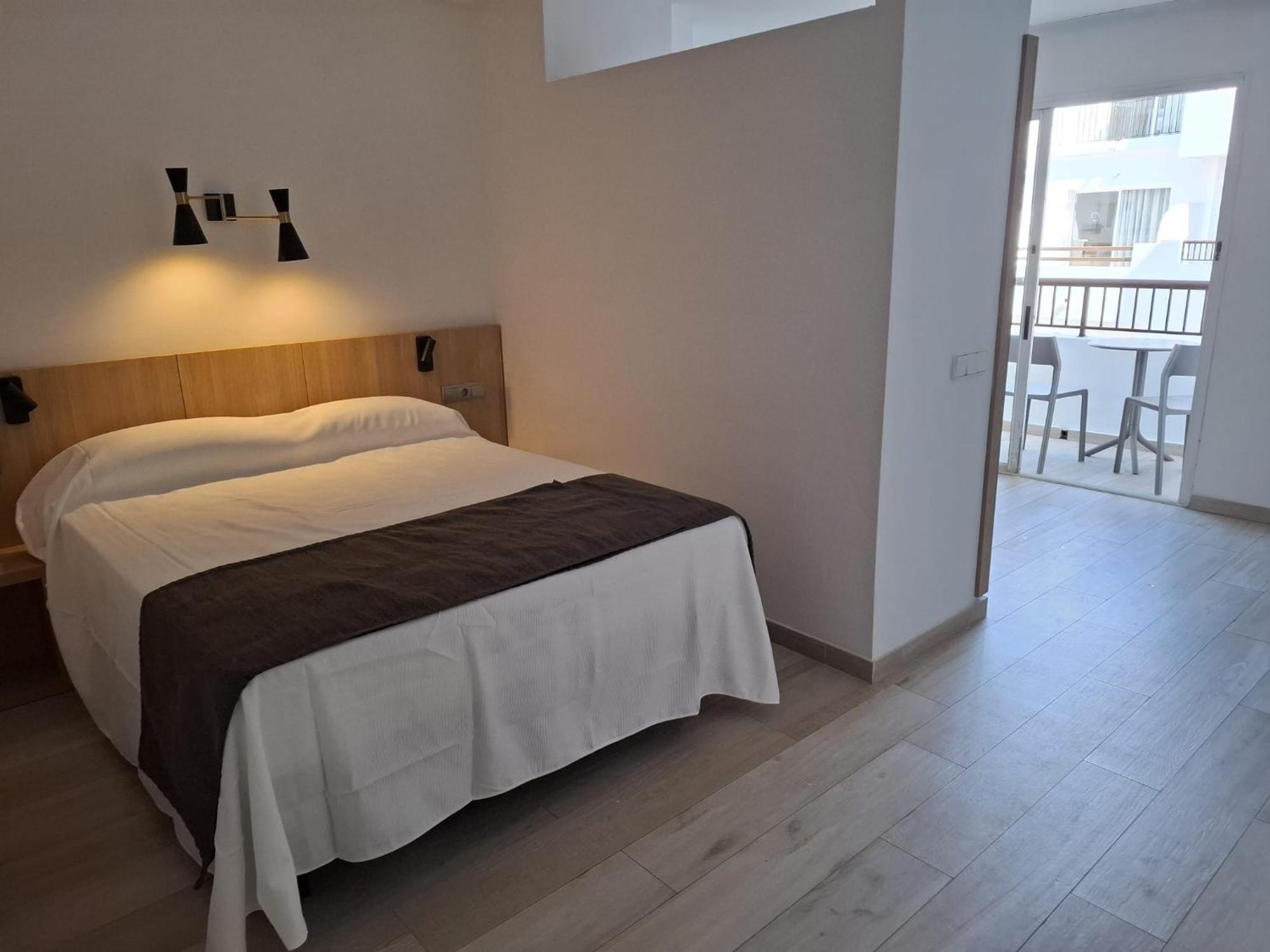 Sunside Ibiza Studios - Only Adults- Formerly Known As Central Park San Antonio  Luaran gambar